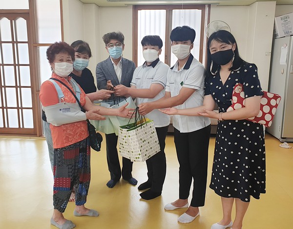 나주금성중학교, 학생들이 만든 마스크140장, 손소독제140장 마을 경로당에 기탁