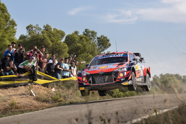  ‘2021 월드랠리챔피언십’ 11차 대회 스페인 랠리에서 현대자동차 ‘i20 Coupe WRC’ 랠리카가 주행하고 있는 모습