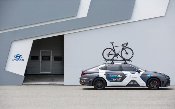 현대자동차가 28일(목) 공개한 ‘N 라인 에디션 자전거’ 모습