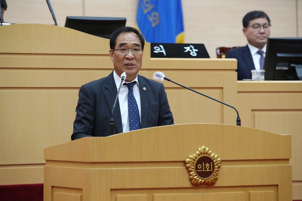2023년 4월 12일 김회식 의원, 도정질문 사진